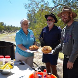 damper chefs Ruth and Sir Kev with the campfire cook. A great team!