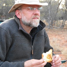 Pesky Canadian sampling the traditional Aussie camp breaky...Jaffle ala fromage!