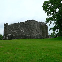Sombre Dunstaffnage Castle