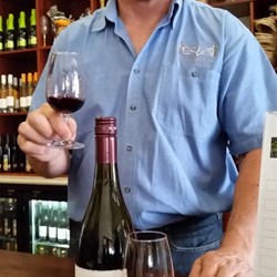 A friendly Shiraz on NYE with Russell at Rickety Gate