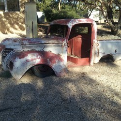 Is this a late 1930s - early 1940s Willys pick up, but with a FC/FE/FB/EK rear end??