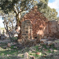Old ruins on the Ngapala Road