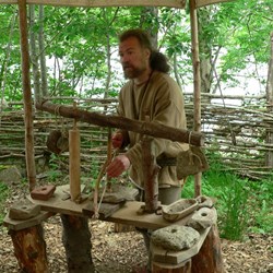 Demonstration of traditional techniques on reproductions of traditional tools