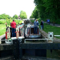 Traffic at the Caen Hill locks - not much room to pass.