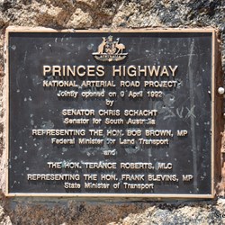 Princess Highway Memorial south of Tailem Bend 
