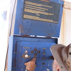 The emergency radio contact unit