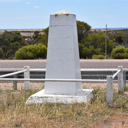 Darke Memorial west of Kimba