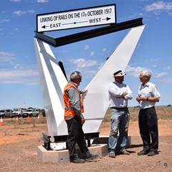 It was now almost time for the unveiling at the exact time the lines were joined 100 years ago