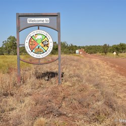 Shire of Halls Creek sign on the Duncan Road