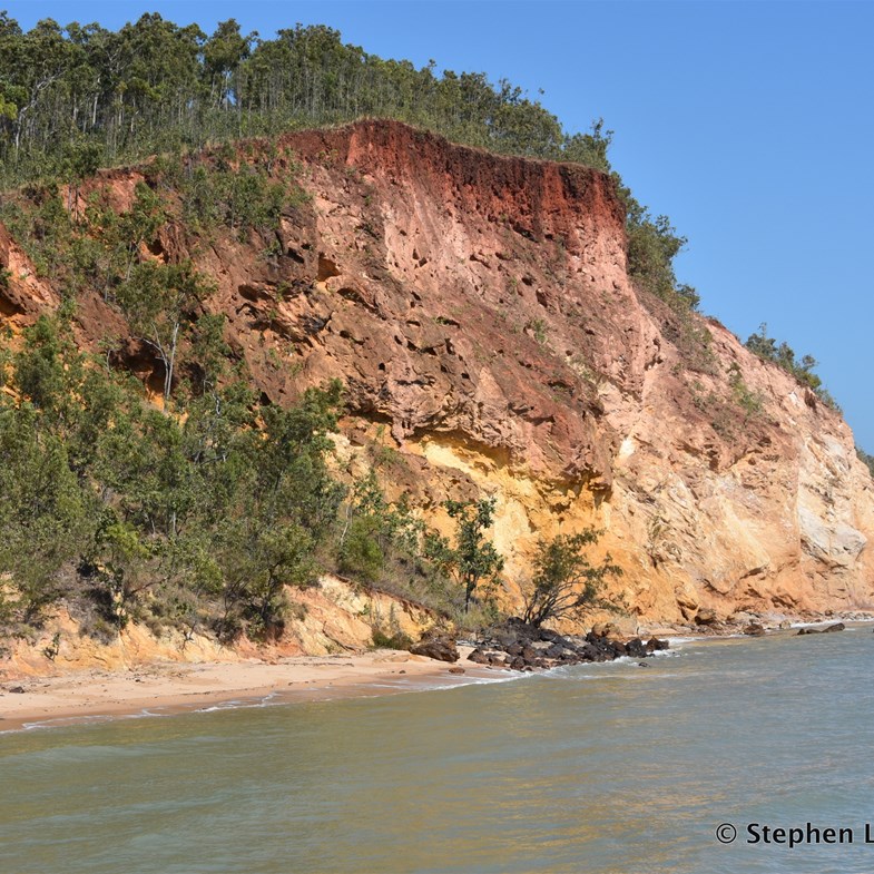Rainbow Cliff is best viewed in the morning sunlight 