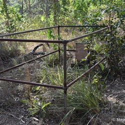 Lonely grave heading into the Batavia Goldfields