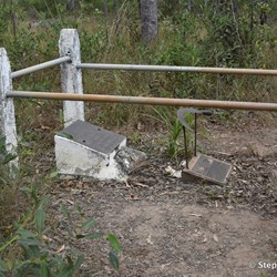 Lonely grave on the Old Telegraph Track north of Gunshot