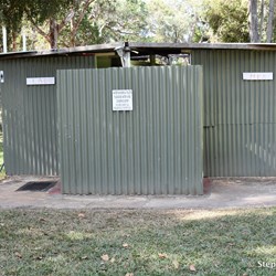 Cold shower & toilet block at Eddies Camp