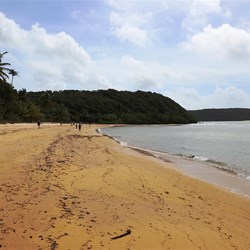Somerset Beach looking north. It was impossible to get a photo sans tourists