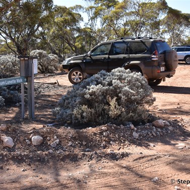 Car parking area at the start of the Gypsum Lunette Walk