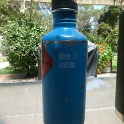 32oz water bottle with scars