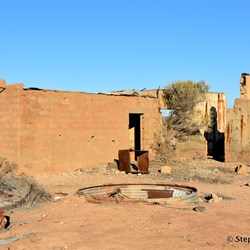 Old post office ruins at Waukaringa 