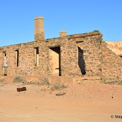 Old Waukaringa Hotel ruins 