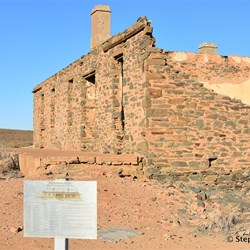 Old Waukaringa Hotel ruins 