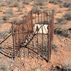 Waukaringa general cemetery 