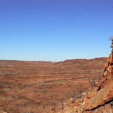 View east along the Broadhurst Range to DQB