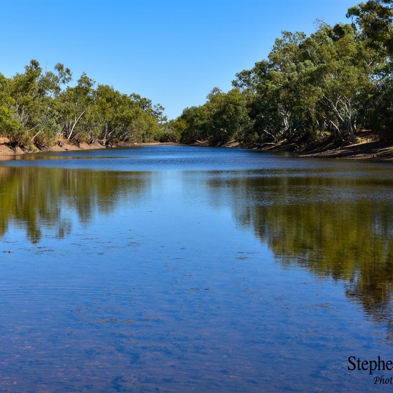 The Frew River from the causeway heading towards Epenarra 