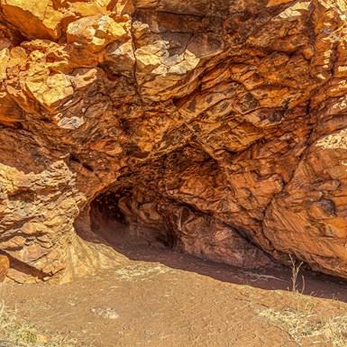 Lasseters Cave - tiny!