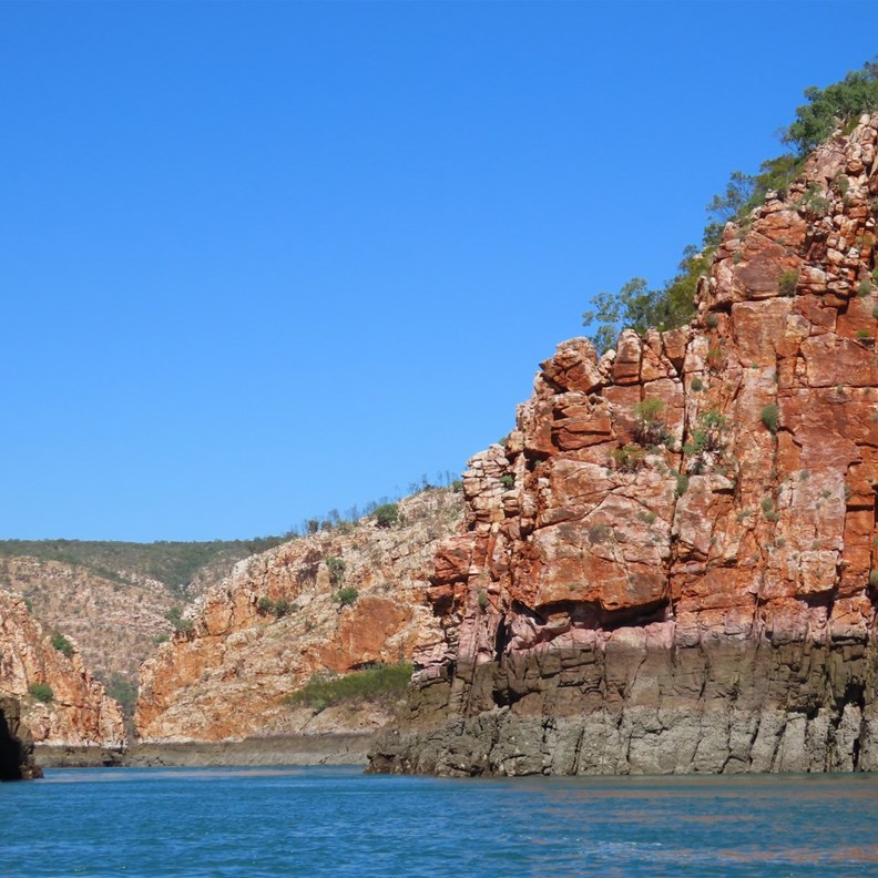 Horizontal Falls at Low Tide no water level difference