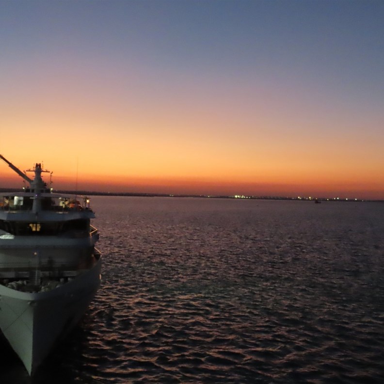 Sunrise Arrival in Darwin 2