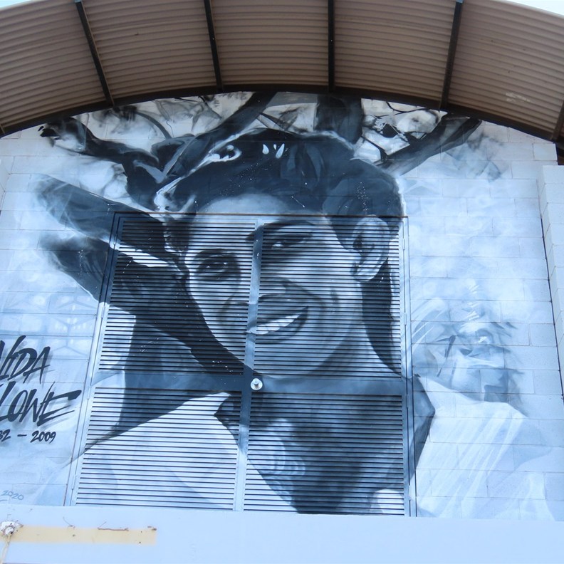 Nida Lowe Street Art
