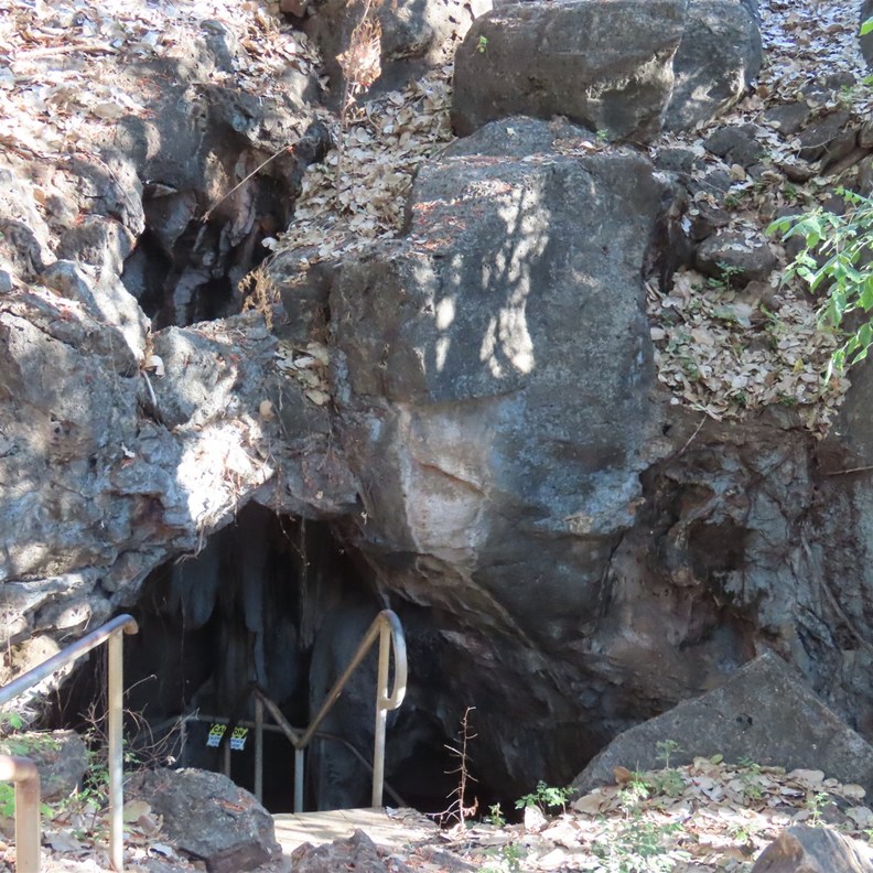 Cutta Cutta Cave Entrance
