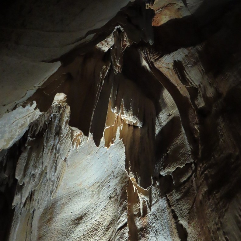 Cutta Cutta Cave 2