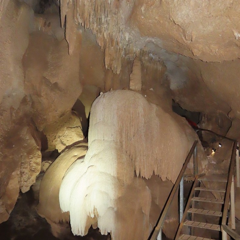 Cutta Cutta Cave 7