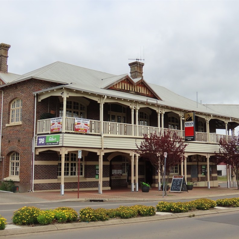 Mt Barker Hotel