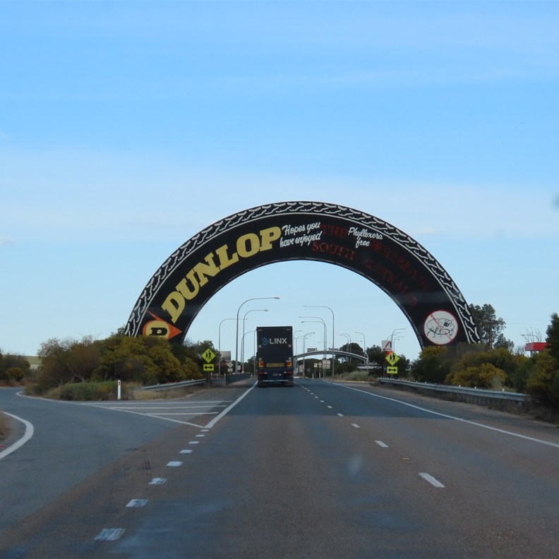 Victoria Border
