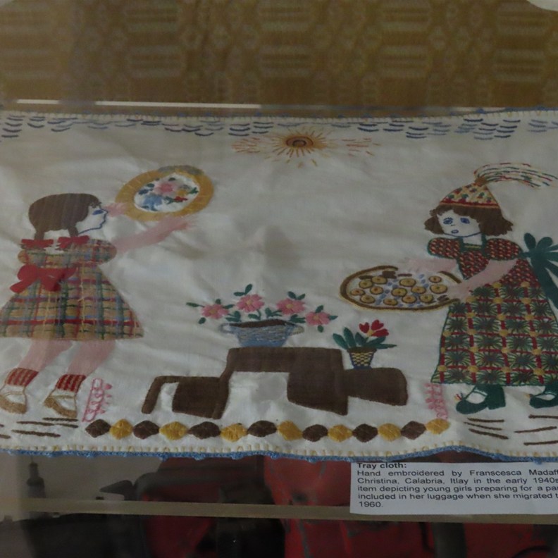1940's embroidered & appliqued tray cloth