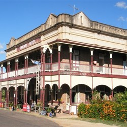 Railway Hotel Ravenswood Qld