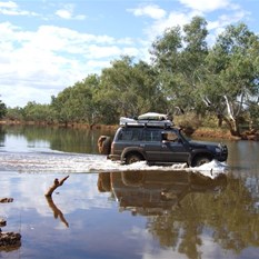 The mighty Eller-80 crossing the Lyons River