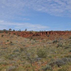 The sandy gateway toi the Diebil Hills.  The rocky ridges simply rise from the sand!