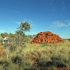 Hugh's Knob (2231'28.81S 12133'17.23E)