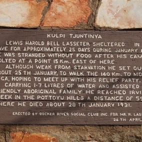 Lasseter's Cave sign - GCR Northern Territory