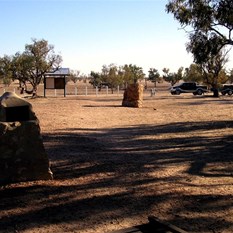 Main area and cairn at the Dig Tree.