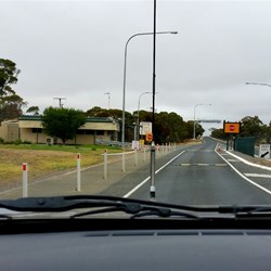 quarantine check point at SA border Pinnaroo