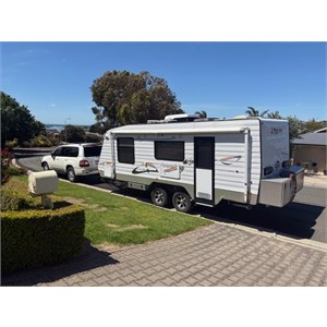 Package of 4WD and Caravan