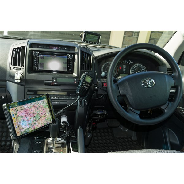 Samsung Tab S2 in the Landcruiser