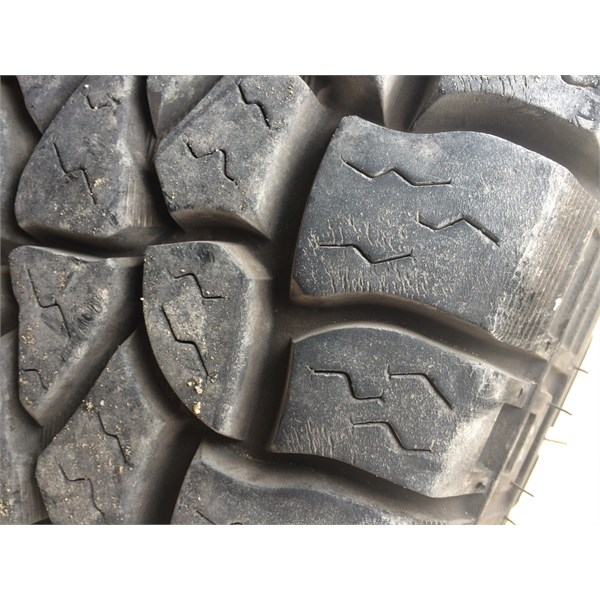 Tyre cracks