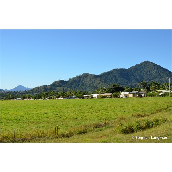 Heading up from Cairns before the mountain country