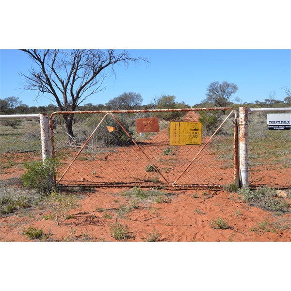 Dingo Flat Gate