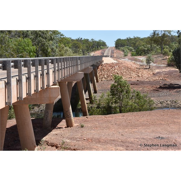 The is the new main river crossing bridge of the Goyder River