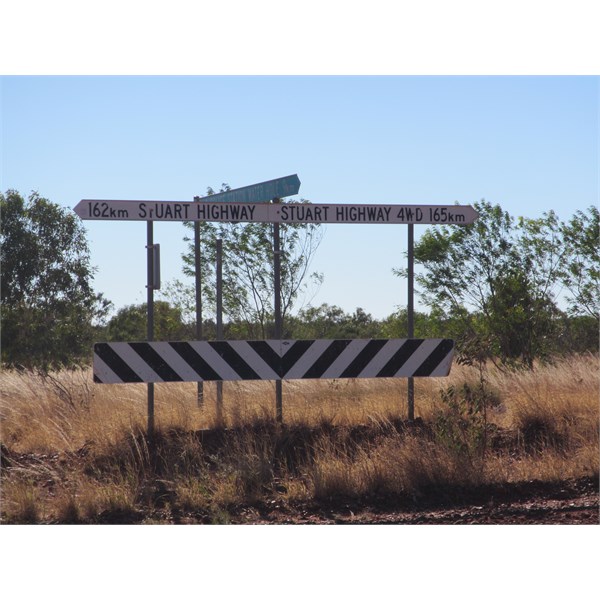 Intersection into Old Police Waterhole, which way to go?